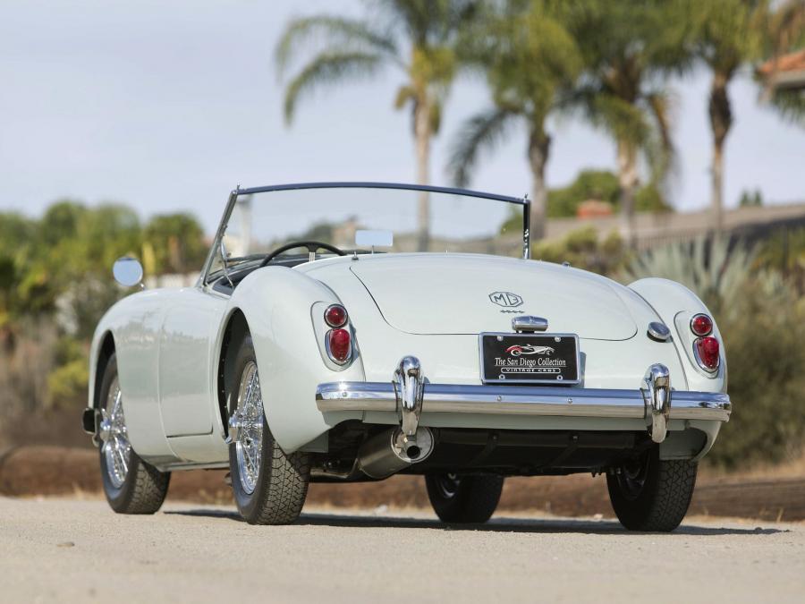  MGA 1600 Mk II Roadster 1960 года  (фото 10 из 19)